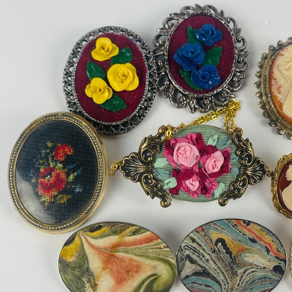 Vintage Oval Brooch Lot of 9- Cameo, Floral and Marbled Designs - Picture 3 of 5